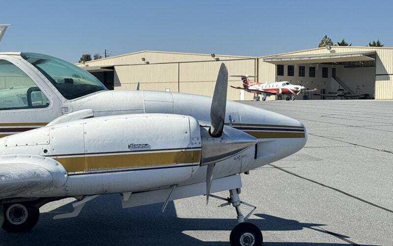 1990 Beechcraft Baron 55, photo 1