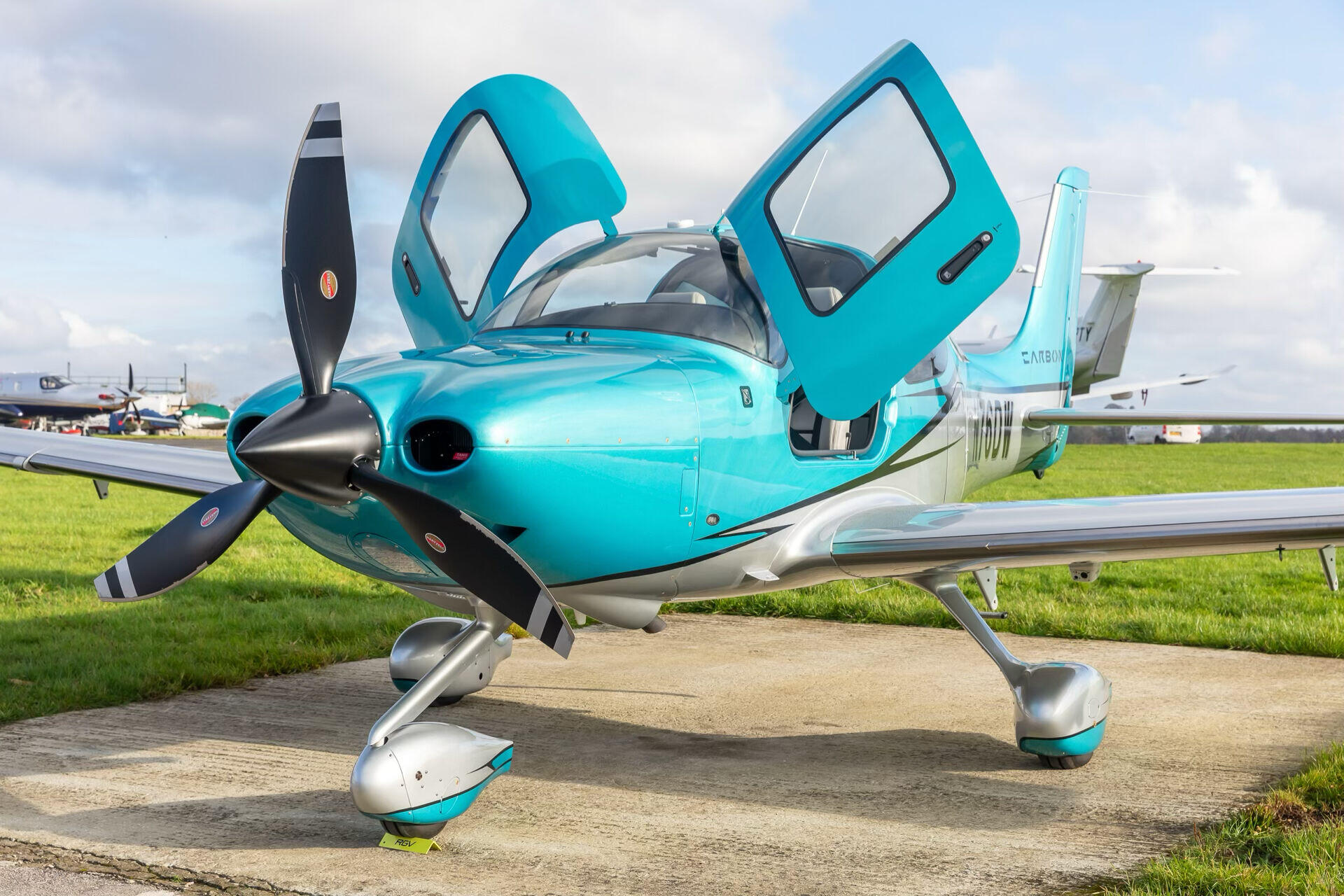 N76DW SR22T-G6 GTS