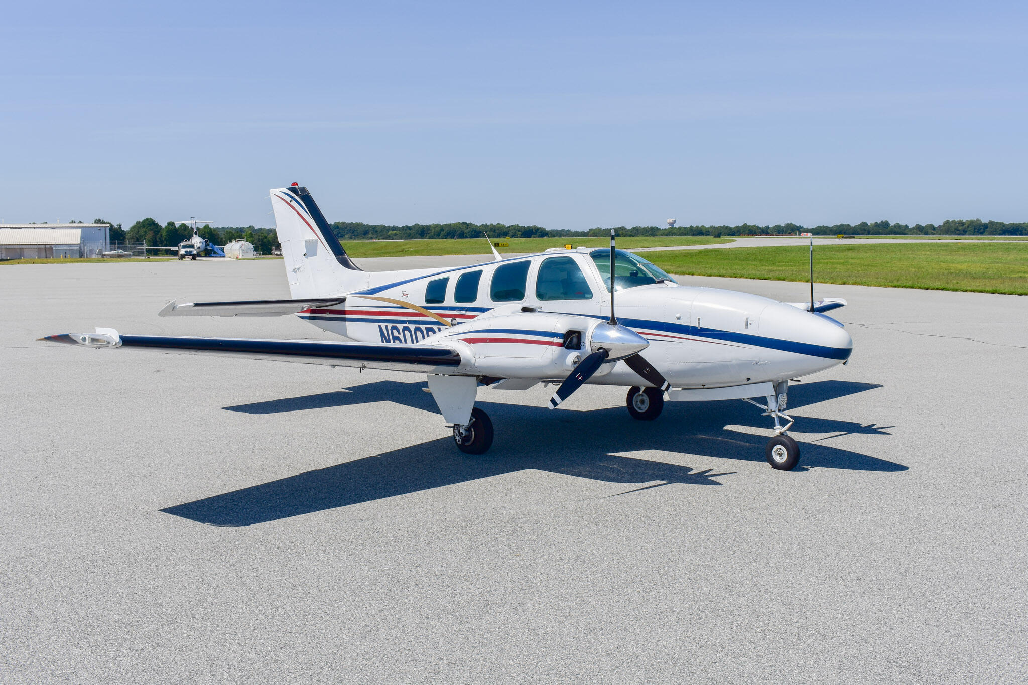 1998 Beechcraft Baron 58, photo 1