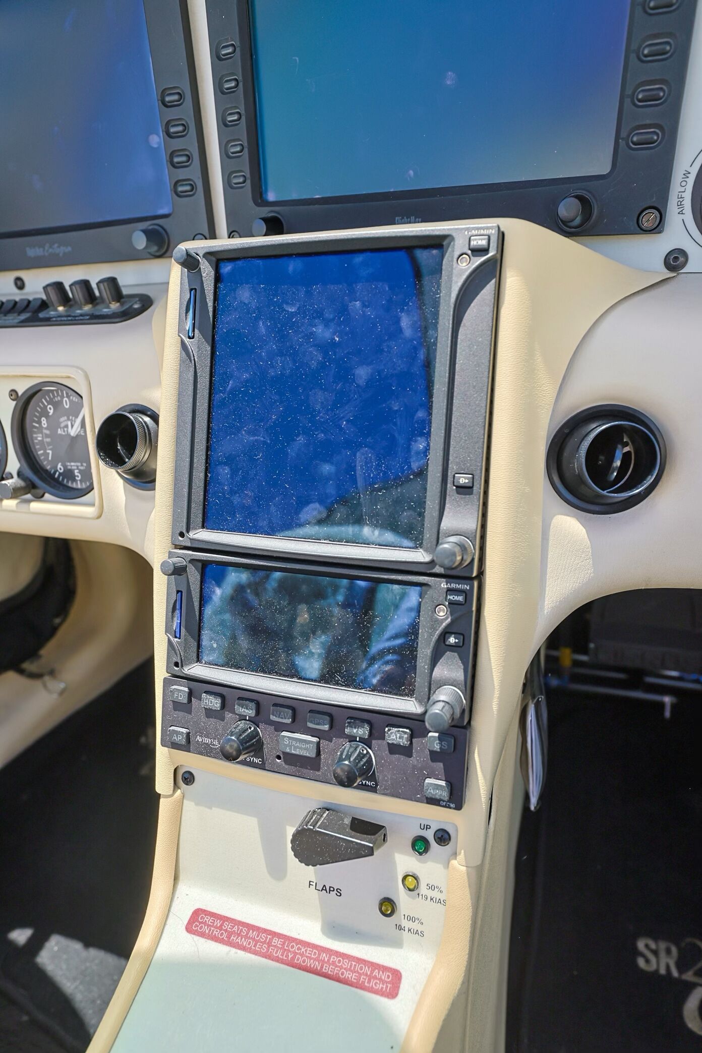 N9527 SR22-G2 GTS 4