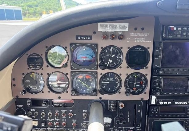 1984 Piper PA-60-700P 3