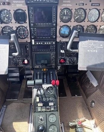 1984 Piper PA-60-700P 4