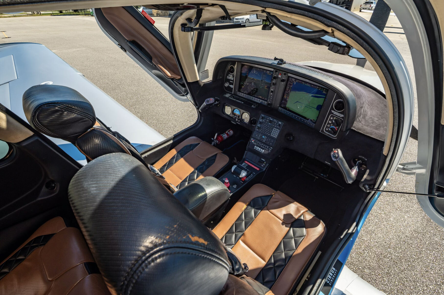 2014 Cirrus SR22-G5 GTS 4