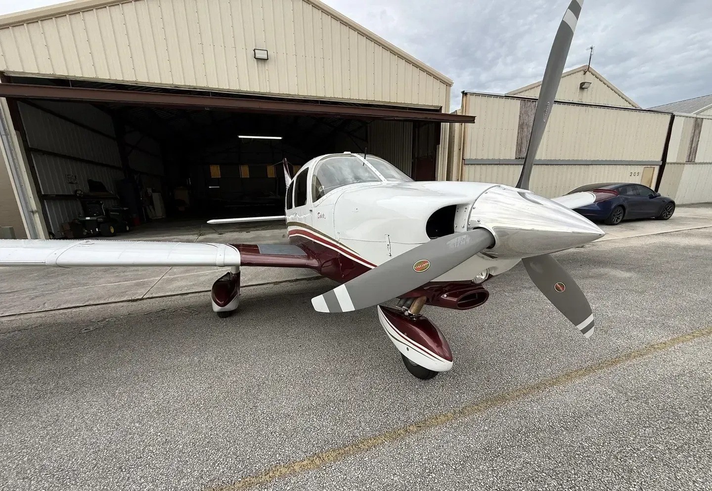 1983 Piper PA-28-236 Dakota 3
