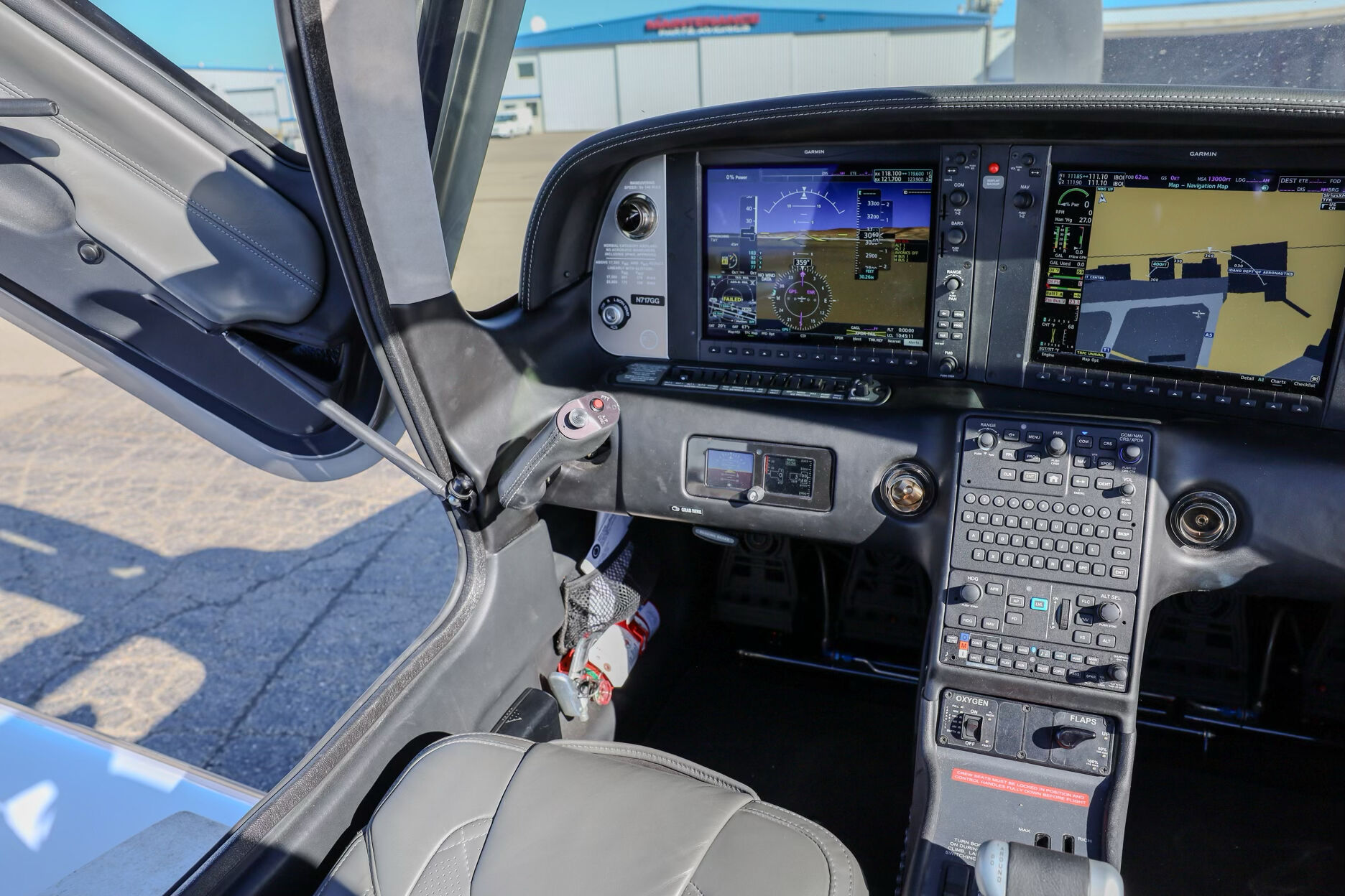 N717GG SR22T-G6 GTS 4