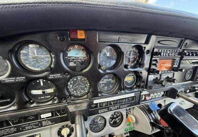 1974 Piper PA-28R-200 Arrow II 4