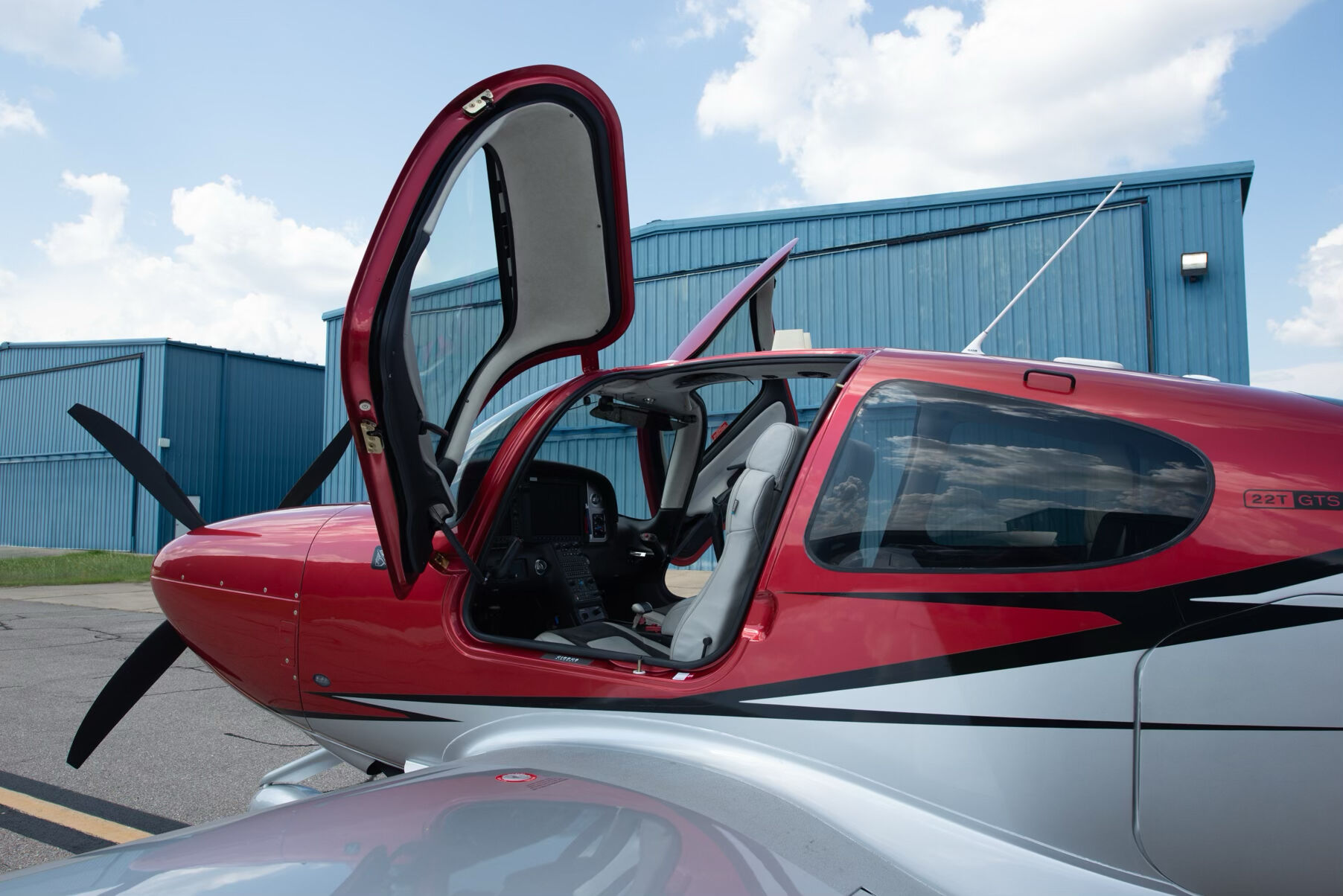 N162JB SR22T-G6 GTS 4