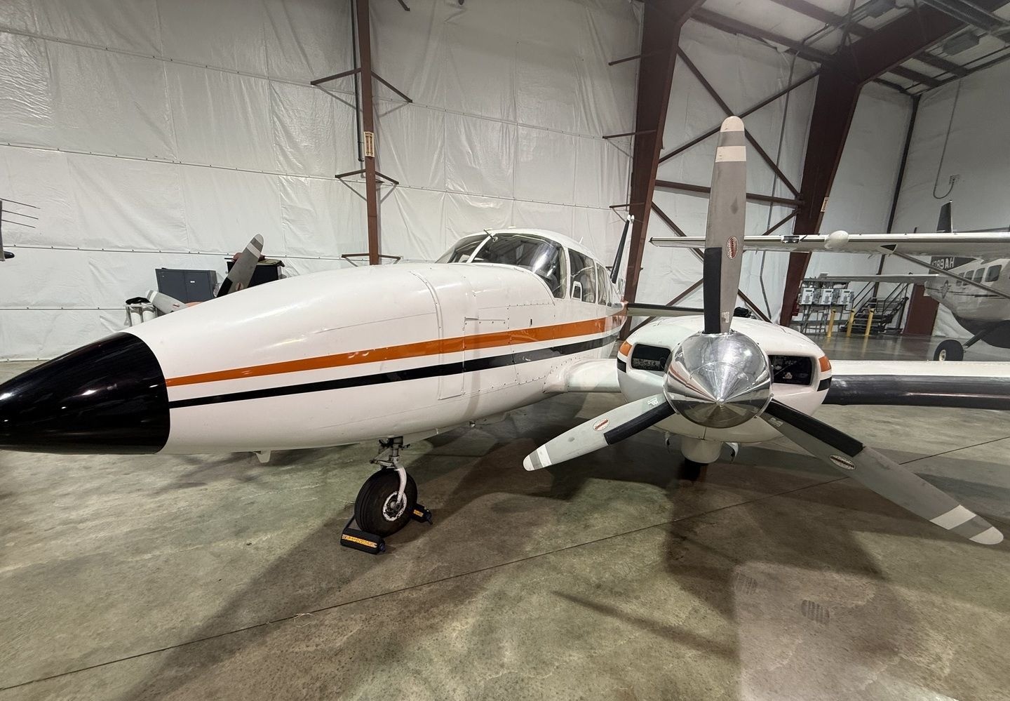 1975 Piper PA-23-250 Aztec E Turbo 4