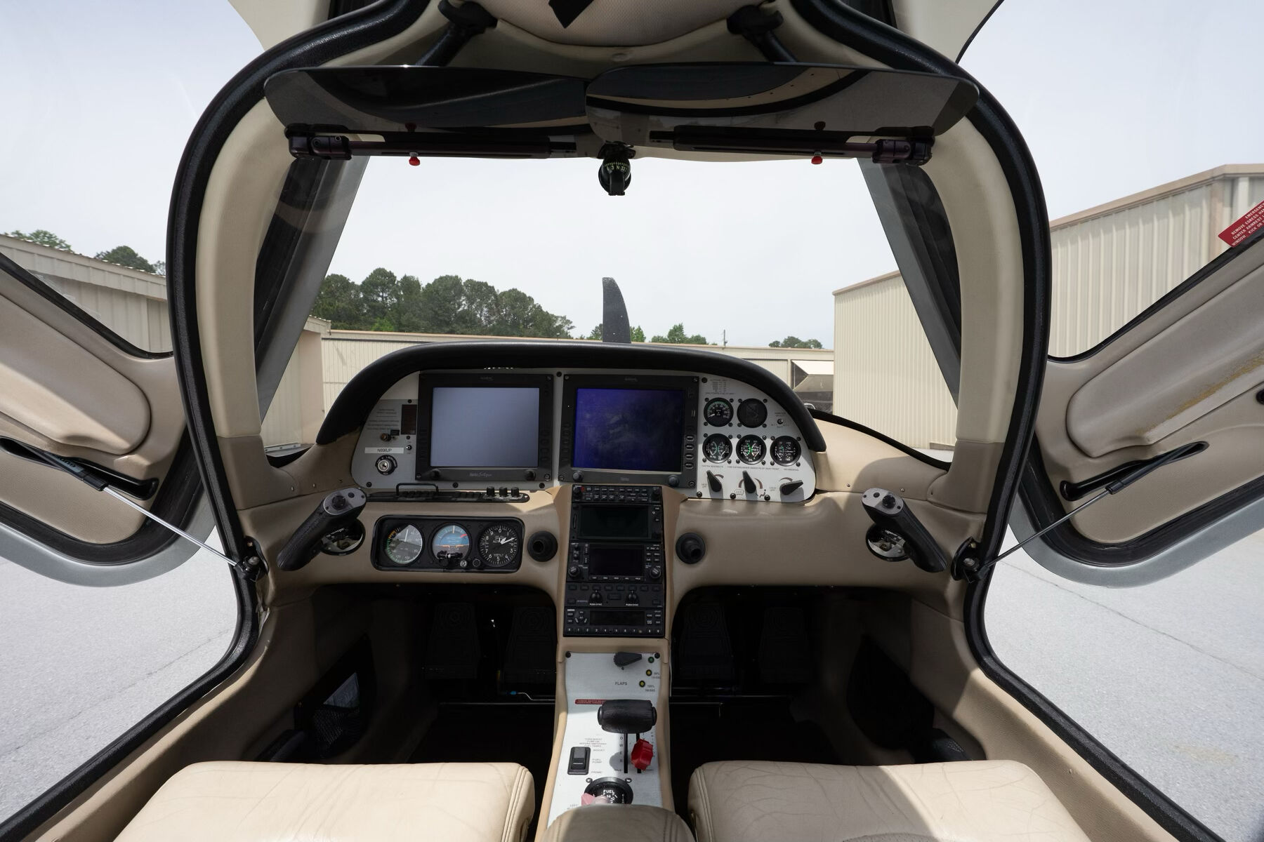 N898JP SR22-G2 4