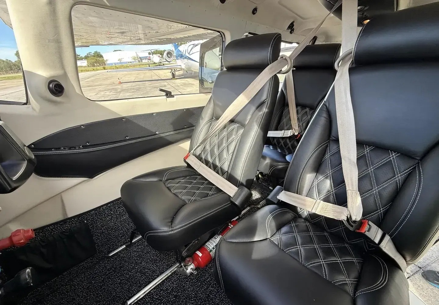 2000 Cessna T206H 4