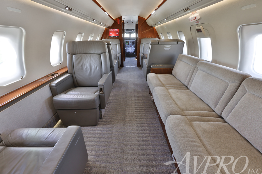2010 Bombardier Challenger 605 (CL-605) 3